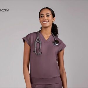 Figs Women's FORM X PLUM V-Neck Top